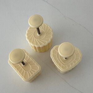 Williams Sonoma Cream Pastry Stamp Set